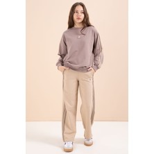 Cansın Mini Bej Şerit Detaylı Geniş Paça Nakışlı Kız Oversize Eşofman Takımı 23456