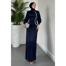 Tesettür Diyarı Saten Yandan Taşlı Kalem Abiye- Lacivert