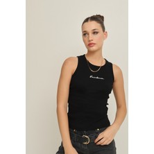 Siyah Logo Detaylı Kolsuz Ribanalı Üst