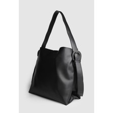 La'Graccio Paris Lagraccio Paris Kadın Perry Toka Detaylı Büyük Boy Omuz Çantası