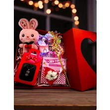 İnci Sepette Sevgiliye Hediye Seti Peluş Tavşan Kar Küresi Kolye Yüzük Çiçek Buketi Kalp Kutu Özel Gün Hediyesi