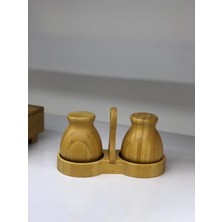 Doğal Bambu Standlı Tuzluk ve Biberlik Seti, Şık ve Kullanışlı Tasarım