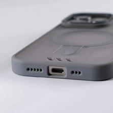 Zebana Apple - iPhone 15 Pro Vault Silikon Kılıf (Kablosuz Şarj Destekli)