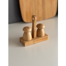 Doğal Ahşap Standlı Tuzluk ve Biberlik Takımı, Şık ve Kullanışlı Tasarım