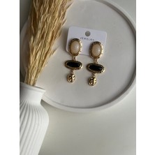 Busradan Design Özel Seri Krem ve Siyah Taş Detaylı Sallanır Gold Küpe