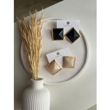 Busradan Design Gold Çerçeveli Kare Küpe