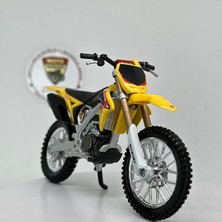 MotoGarage Suzuki RM-Z450 1:18 Diecast Motocross Model – Orjinal Lisanslı Bburago Metal Maket Motosiklet