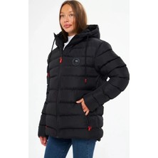 D1fference İçi Astarlı Cepli Kapüşonlu Jel Elyaflı Su ve Rügar Geçirmez Kadın Kışlık Mont