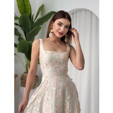 Nils Butik Cinderella Ingiliz Bej Kumaş Pembe Çiçek Işlemeli Askılı Uzun Elbise