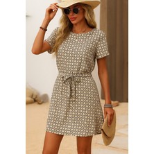 Livizmir Moda Kadın Kısa Kollu Yuvarlak Yaka Beli Kuşaklı Geometrik Desenli Süprem Elbise