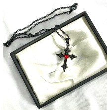Dükkan Design Işelemeli Siyah Gotik Haç Kolye