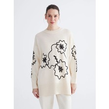 LC Waikiki Lcwaıkıkı Classic Ekru Bisiklet Yaka Çiçek Nakışlı Kadın Triko Kazak