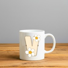 Finka Dekor Papatya V Harfi Tasarımlı-Kişiye Özel Seramik Kupa