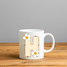 Finka Dekor Papatya H Harfi Tasarımlı-Kişiye Özel Seramik Kupa