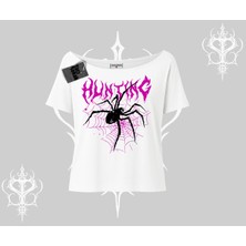 Beyaz Kayık Yaka Tişört Autumn Spider