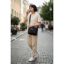 Basarideri Siyah Kadın Su Geçirmez Krinkıl Kumaşlı Fermuarlı 5 Bölmeli Orta Boy Postacı Omuz Çantası 8744