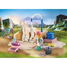 Storemax Playmobil Horses Of Waterfall 71354 Isabella & Lioness Yıkama Alanlı, Kapsamlı At Bakımı, Geniş Binicilik ve Birlikte Selfieler, 5 Yaşından Büyük Çocuklar Için Sürdürülebilir Oyuncak