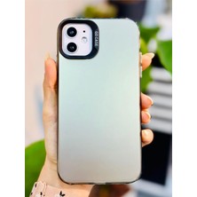 Storemax Go Aksesuar 11 ile Uyumlu (12 Görünümlü) Köşeli Parmak Izi Bırakmaz Baskılı Metalik Electro Silikon Kılıf
