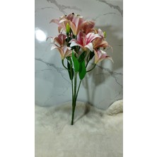 Yapay Gerçekçi Pembe Lilyum Çiçeği