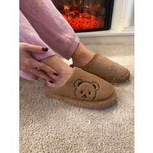 Aksulu Kadın Sessiz Taban Yumuşak ve Hafif Ayıcık Desen Peluş Ev Terliği