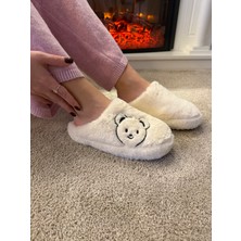 Aksulu Kadın Sessiz Taban Yumuşak ve Hafif Ayıcık Desen Peluş Ev Terliği