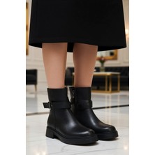 Benerly Kadın Yuvarlak Burunlu Toka Detaylı Düz Tabanlı Bilekte Bot Poliüretan Fonksiyonel Şık