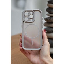 Vissona iPhone 15 Pro Uyumlu Kamera Korumalı Magsafe Wireless Şarj Özellikli Mat Silikon Gri renkli Silikon