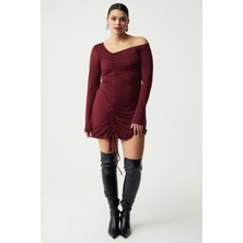 Ethiquet Lynxbb Kadın Asimetrik Yaka Tek Omuzu Açık Büzgülü Etek Ucu Bağcıklı Mini Bordo Büyük Beden Elbise