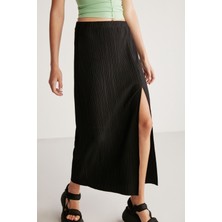 Ethiquet Vanessa Kadın Piliseli Kumaştan Yırtmaç Detaylı Uzun Kalem Relaxed Fit Siyah Etek