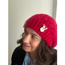 ALS Tasarım Dünyası Kırmızı Renk Örgü Model Bere ve Kardan Adam Broş Yeni Yıl Temalı Kombin