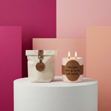 Miaju Ofis Masasına Prestijli Dokunuş, Isim ve Unvan Yazılabilen Çift Alevli ve Deri Detaylı Mum, Pembe