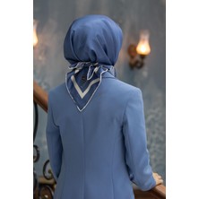 Vissona 100% Twill Ipek Düz Renk Bordür Desenli Indigo - Krem Renkli Daha Tok Exclusive Serisi 90X90 Dikim Şekli : El Dikişi Eşarp