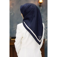 Vissona 100% Twill Ipek Düz Renk Bordür Desenli Lacivert - Krem Renkli Daha Tok Exclusive Serisi 90X90 Dikim Şekli : El Dikişi Eşarp