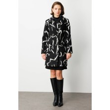 Ekol Kadın Yakası Broşlu Desenli Kaban 6007 Siyah