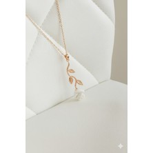 Çekirdek Jewelry 925 Ayar Gümüş Beyaz Ters Güllü Kolye