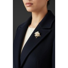 EFEAKS Lüks Görünümlü, Altın Tonlu Beyaz Gül Broş