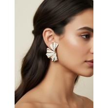 Toka Delisi Kadın Trend Modern Line Krem Renkli Küpe