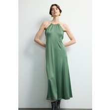 Love My Body Moda Tutkusu Sırt Dekolteli Saten Elbise Yeşil 124M2254000