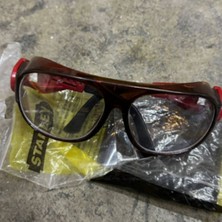 Barışhan Medikal Siyah Geniş Çerçeveli Kırmızı Ayar Kenarlı Antifog Koruyucu Gözlük