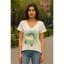 Avoria Doğa Dostu Organik Pamuk Deniz Kaplumbağası Baskılı V Yaka Kadın Tişört – Beyaz