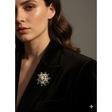 Tüko Store Yılbaşı Özel Kar Tanesi Motifli Incili Gümüş Broş