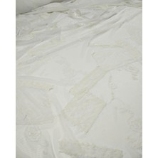 Kumaş Parça Kırık Beyaz Renkte Dantel En: 155 cm