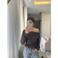 Butik Kadın Kayık Yaka Asimetrik Omuz Detaylı Uzun Kollu Basic Bluz