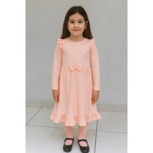 New Kids Fiyonklu Detaylı Fırfırlı Uzun Kollu Mevsimlik Pamuk Somon Renk Kız Çocuk Elbise