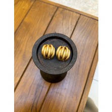 Ilot.istanbul | Altın Kaplama Çelik Heykelimsi Oluklu Küpe Kararmaz Antialerjenik Vintage Stil