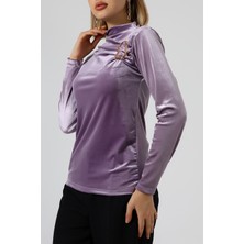 Sabr Kadife Yarım Balıkçı Yaka Tokalı Bluz – Zarif & Şık Kadın Bluz