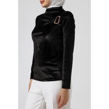 Sabr Kadife Yarım Balıkçı Yaka Tokalı Bluz – Zarif & Şık Kadın Bluz