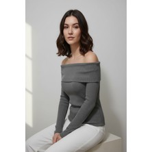 Kadın Madonna Yaka Şardonlu Gri Bluz