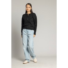 Nisan Triko Düğme Detaylı Triko Kazak