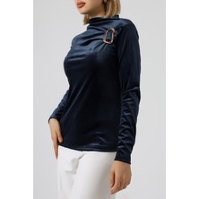 Sabr Kadife Yarım Balıkçı Yaka Tokalı Bluz – Zarif & Şık Kadın Bluz